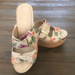 Almost NEW Wedge/Sandal by Kenneth Cole Reaction